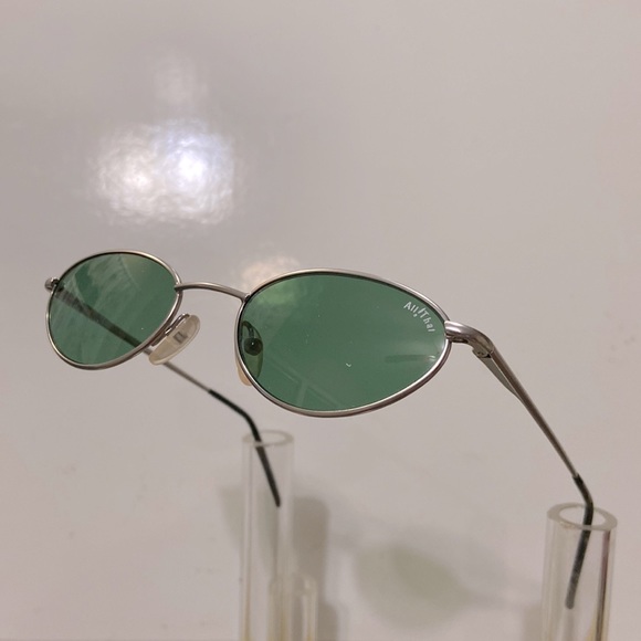 Fratelli Lozza Ladies Sunglass, Silver w/Green Lens - Picture 2 of 4